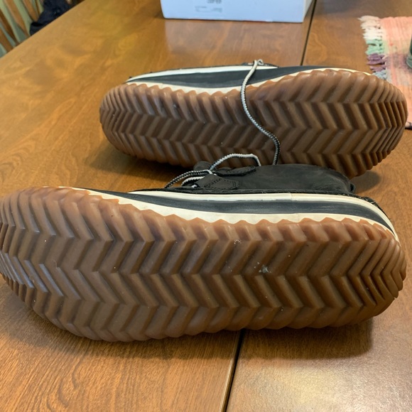 Sorel booties - Picture 2 of 3